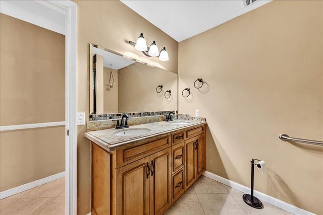 9903 NW 19th St, Coral Springs, FL 33071