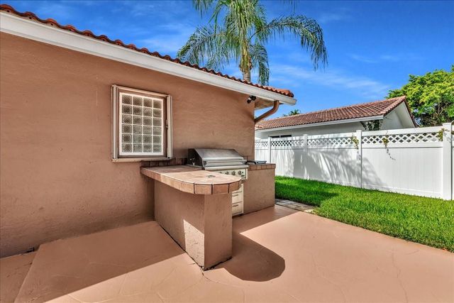 9903 NW 19th St, Coral Springs, FL 33071