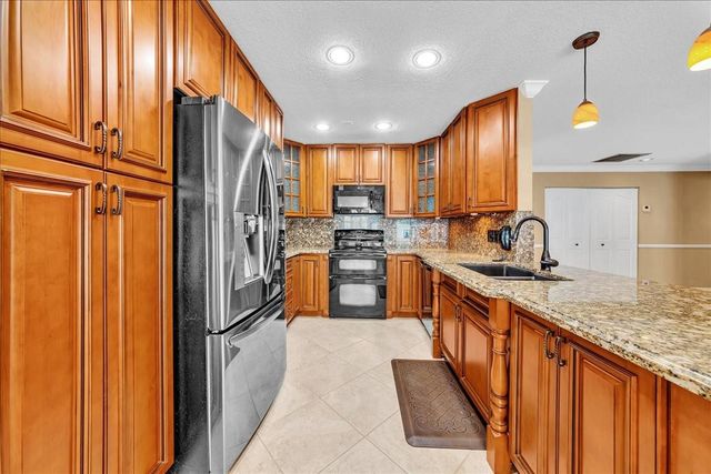 9903 NW 19th St, Coral Springs, FL 33071