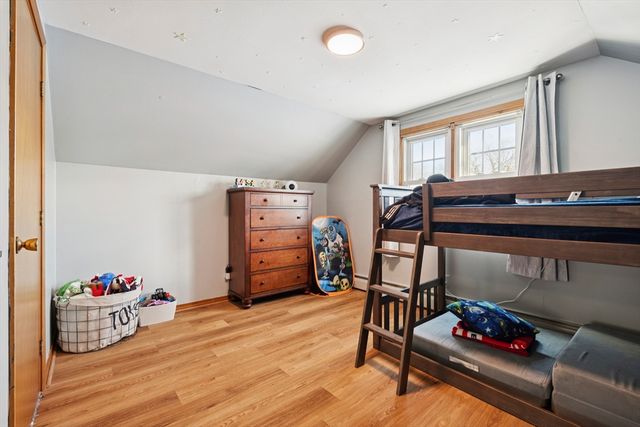 130 Westwood Dr, Nashua, NH 03062