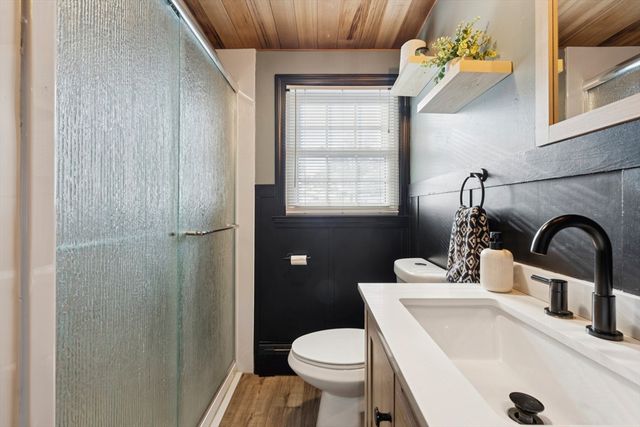 130 Westwood Dr, Nashua, NH 03062