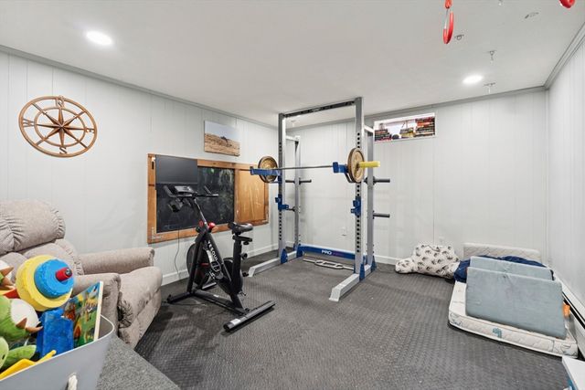 130 Westwood Dr, Nashua, NH 03062