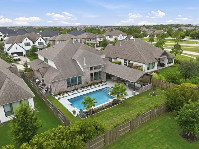 19118 Hartline Green Drive, Cypress, TX 77433