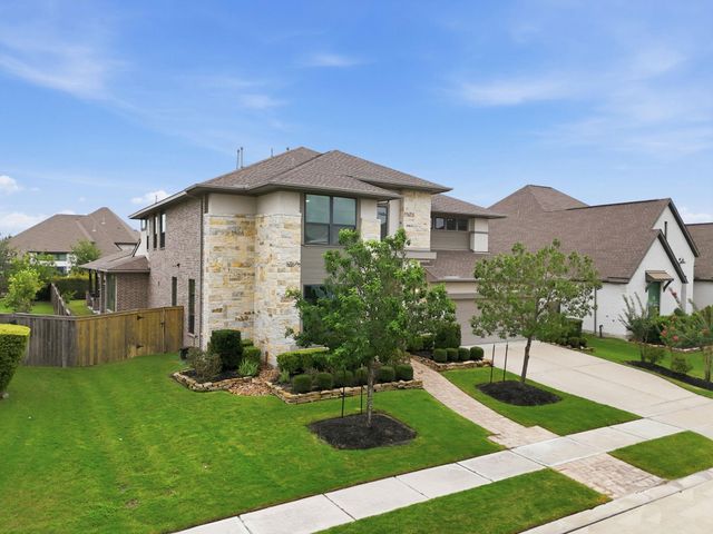 19118 Hartline Green Drive, Cypress, TX 77433