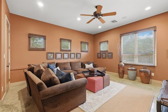 9201 Lake Forest Court N, College Station, TX 77845