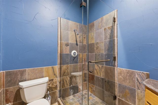 9201 Lake Forest Court N, College Station, TX 77845