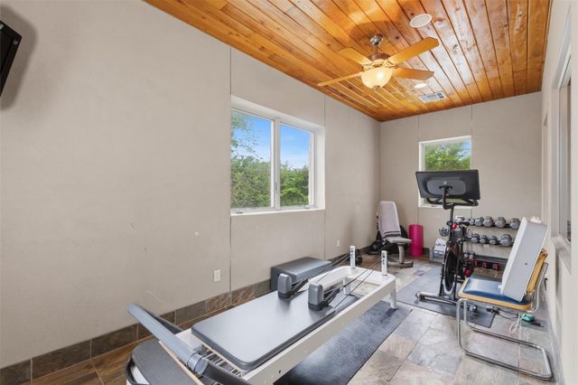 9201 Lake Forest Court N, College Station, TX 77845