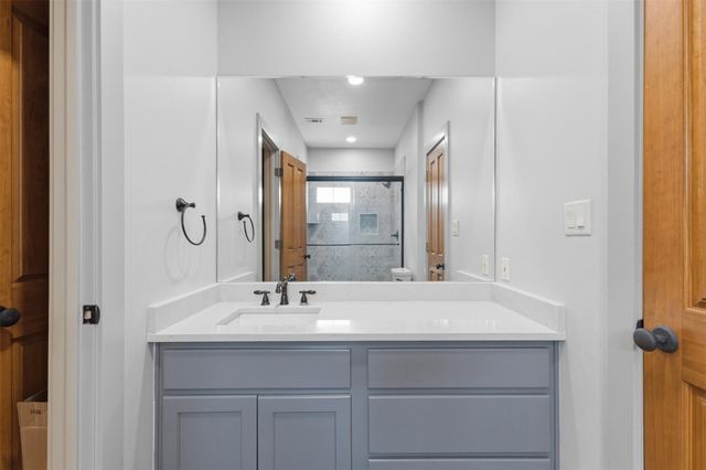 9201 Lake Forest Court N, College Station, TX 77845