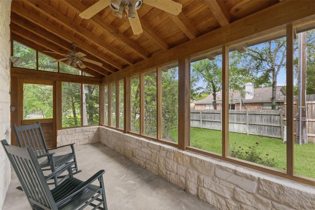 9201 Lake Forest Court N, College Station, TX 77845