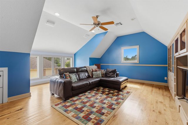 9201 Lake Forest Court N, College Station, TX 77845