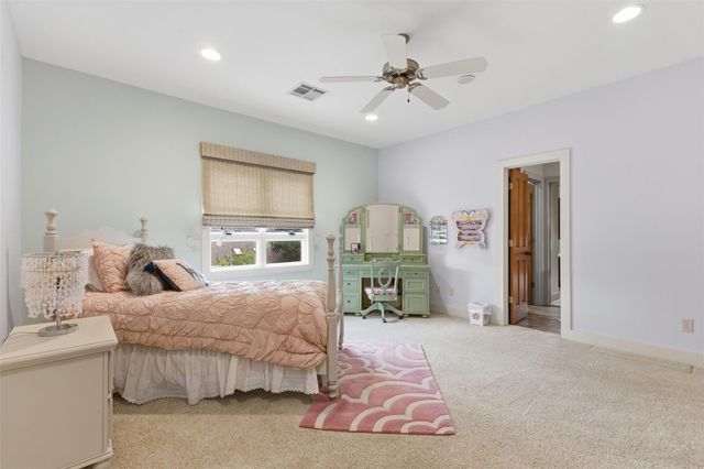 9201 Lake Forest Court N, College Station, TX 77845