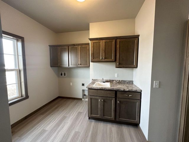 N9035 CEDAR COURT, Menasha, WI 54952