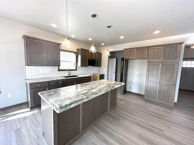 N9035 CEDAR COURT, Menasha, WI 54952