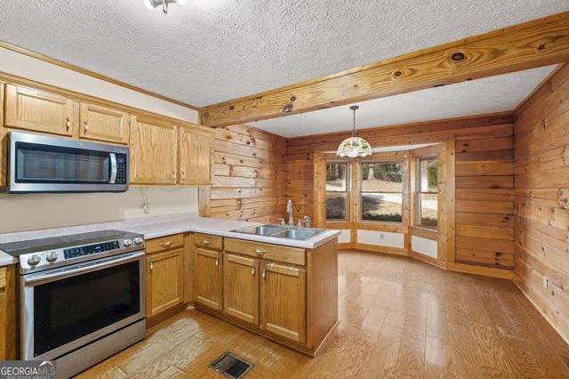 715 Woods Bridge Road, Commerce, GA 30529