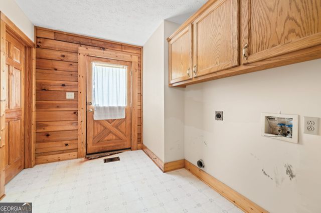 715 Woods Bridge Road, Commerce, GA 30529