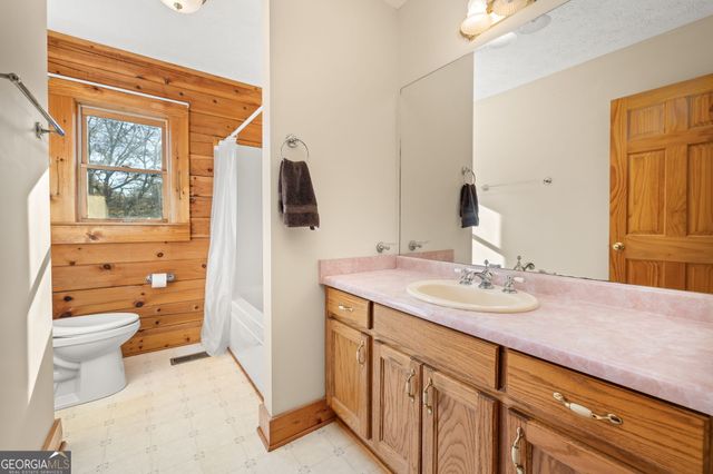 715 Woods Bridge Road, Commerce, GA 30529