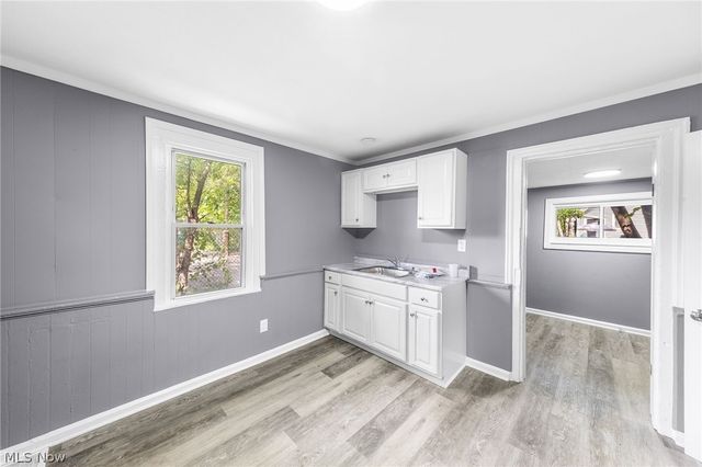 2408 Castle Avenue, Cleveland, OH 44113
