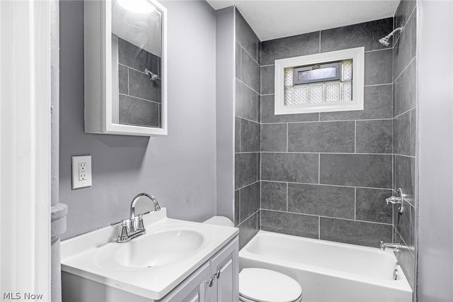 2408 Castle Avenue, Cleveland, OH 44113
