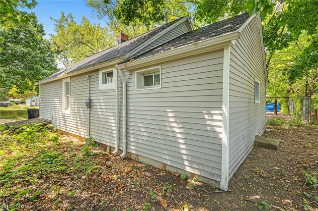 2408 Castle Avenue, Cleveland, OH 44113