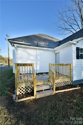 1204 4th Street, Statesville, NC 28677