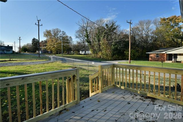 1204 4th Street, Statesville, NC 28677
