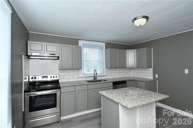 1204 4th Street, Statesville, NC 28677