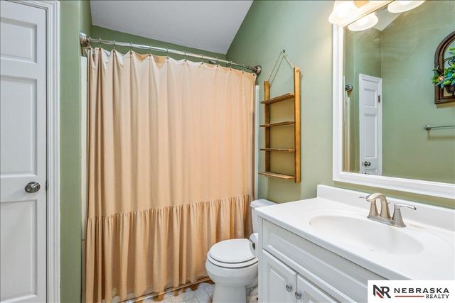 8406 S 142 Avenue, Omaha, NE 68138