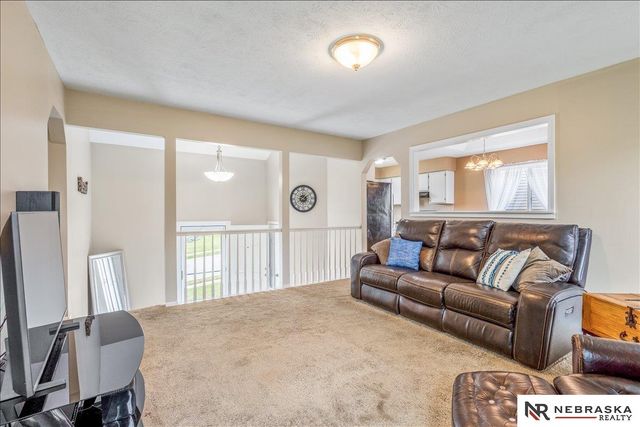 8406 S 142 Avenue, Omaha, NE 68138