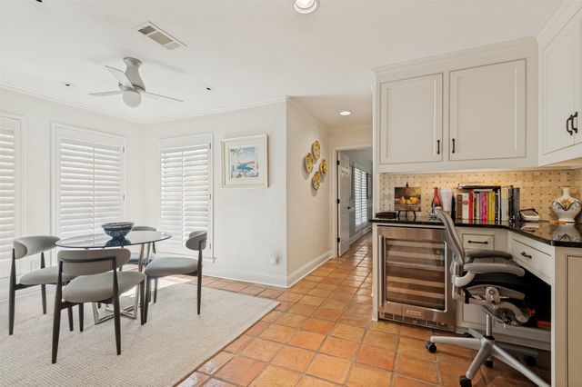 2405 Bluffview Court, Arlington, TX 76011