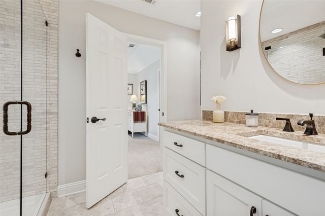 2405 Bluffview Court, Arlington, TX 76011
