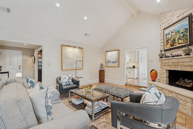 2405 Bluffview Court, Arlington, TX 76011