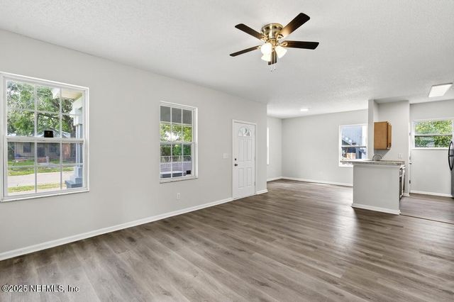 916 24TH Street W, Jacksonville, FL 32209