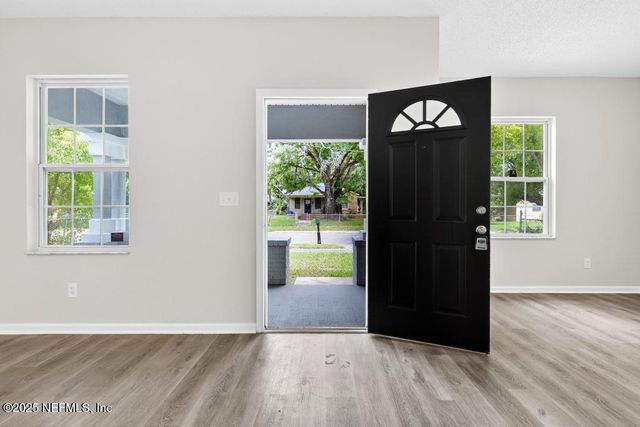 916 24TH Street W, Jacksonville, FL 32209