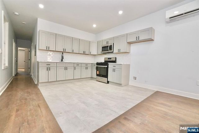 216 Peshine Avenue, Newark, NJ 07108