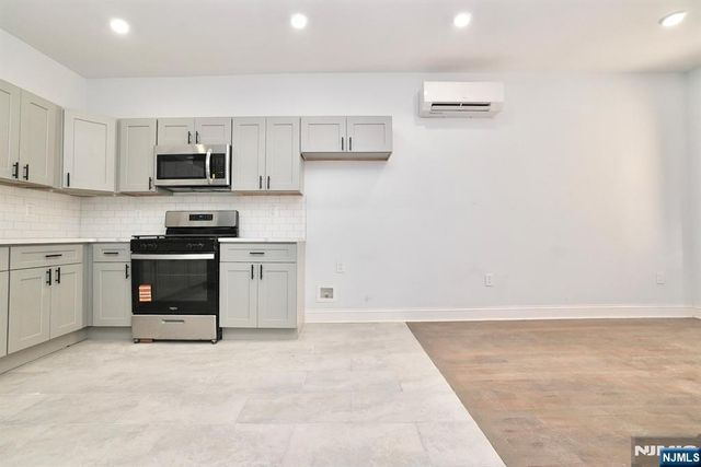 216 Peshine Avenue, Newark, NJ 07108