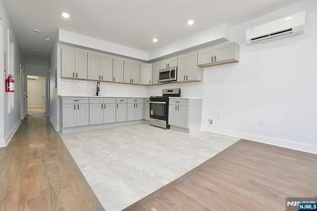 216 Peshine Avenue, Newark, NJ 07108