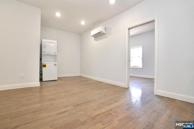 216 Peshine Avenue, Newark, NJ 07108