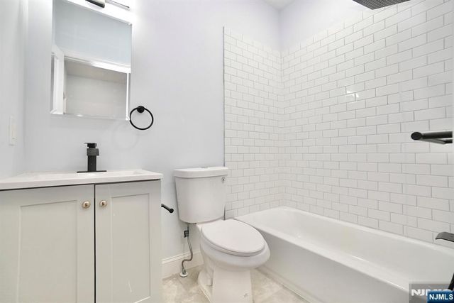 216 Peshine Avenue, Newark, NJ 07108