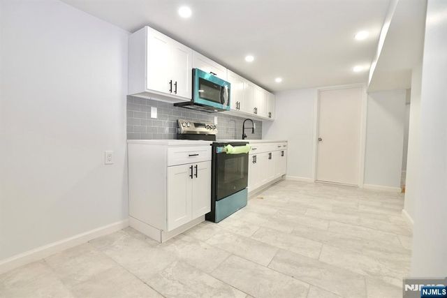 216 Peshine Avenue, Newark, NJ 07108