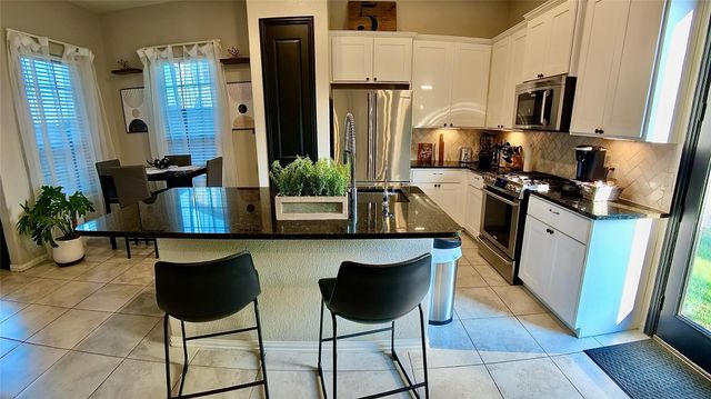 214 Club Crest Ln, Houston, TX 77009