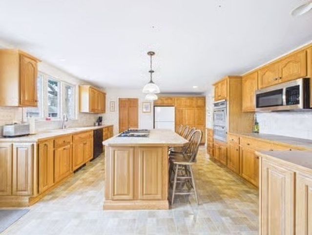 264 Appleton Street, New Bedford, MA 02745