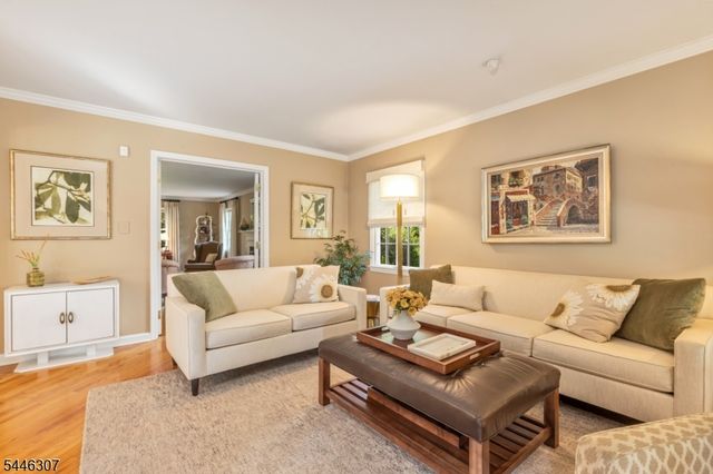 567 Lawrence Ave, Westfield Town, NJ 07090