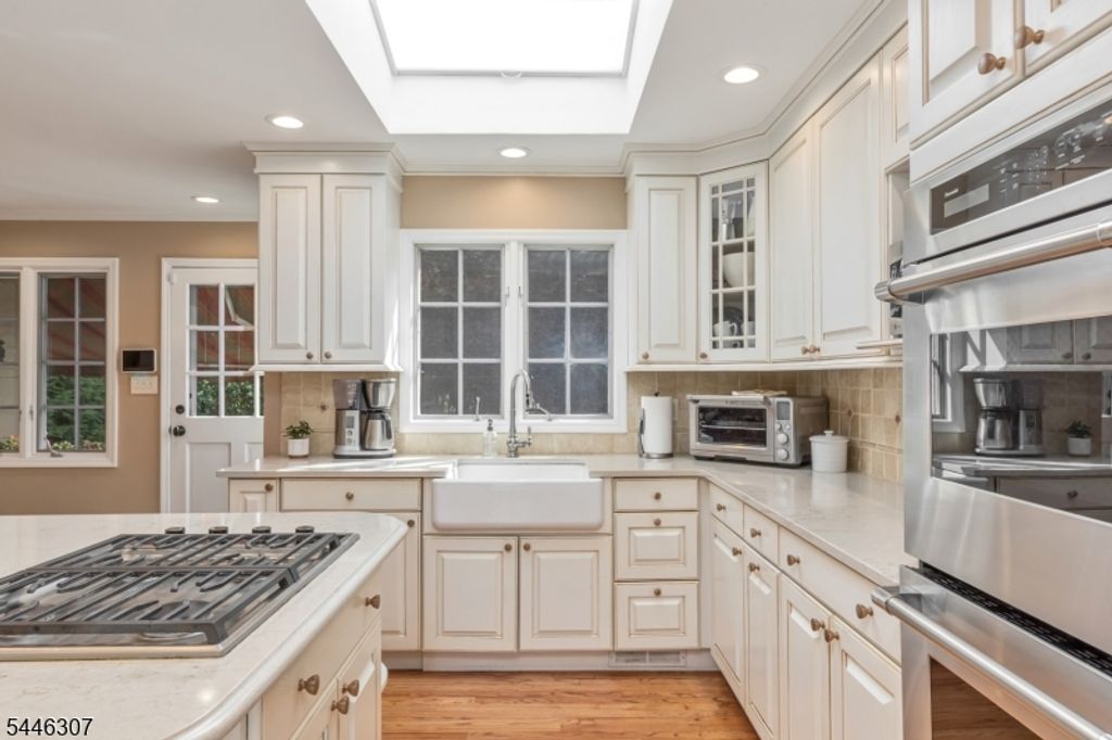 567 Lawrence Ave, Westfield Town, NJ 07090 — photo 3