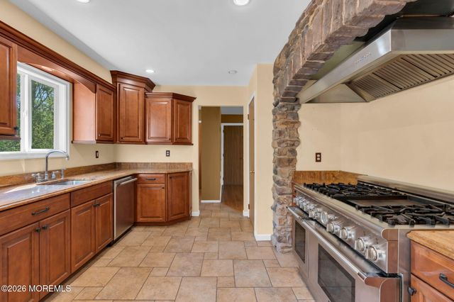 205 Frank Applegate Road, Jackson, NJ 08527