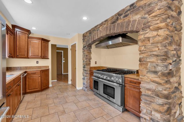 205 Frank Applegate Road, Jackson, NJ 08527