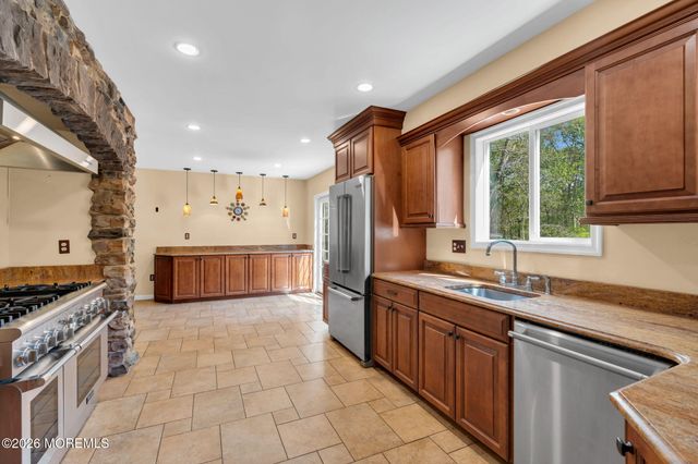 205 Frank Applegate Road, Jackson, NJ 08527
