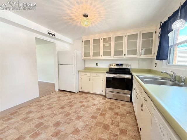 2443 Paseo Road, Colorado Springs, CO 80907