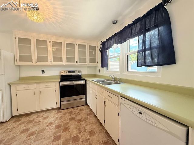 2443 Paseo Road, Colorado Springs, CO 80907