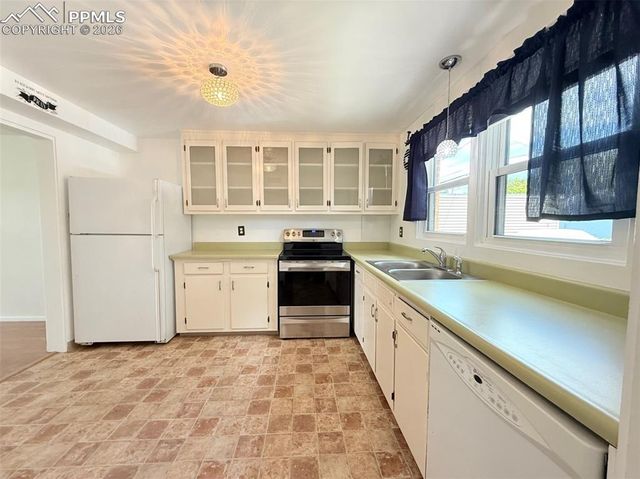 2443 Paseo Road, Colorado Springs, CO 80907