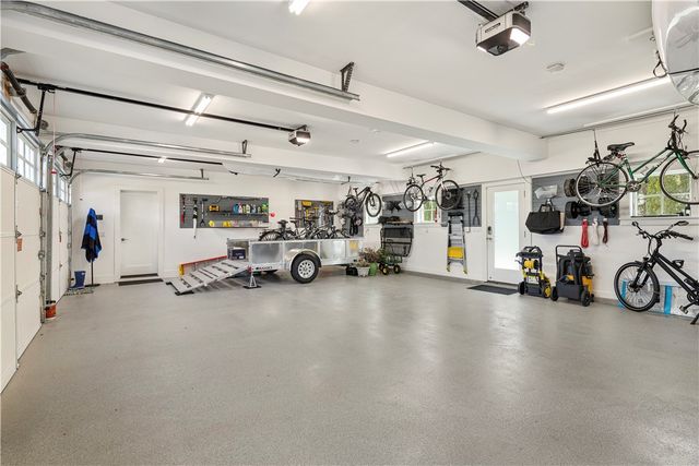 592 Tuckerman Avenue, Middletown, RI 02842